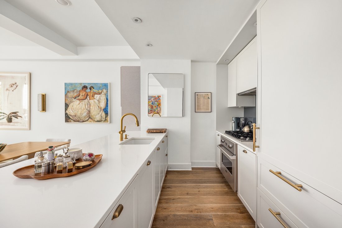 Condo in New York, New York, United States 3 - 18683271