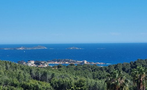 Villa in Cuges-les-Pins, Provence-Alpes-Côte d'Azur, France 1