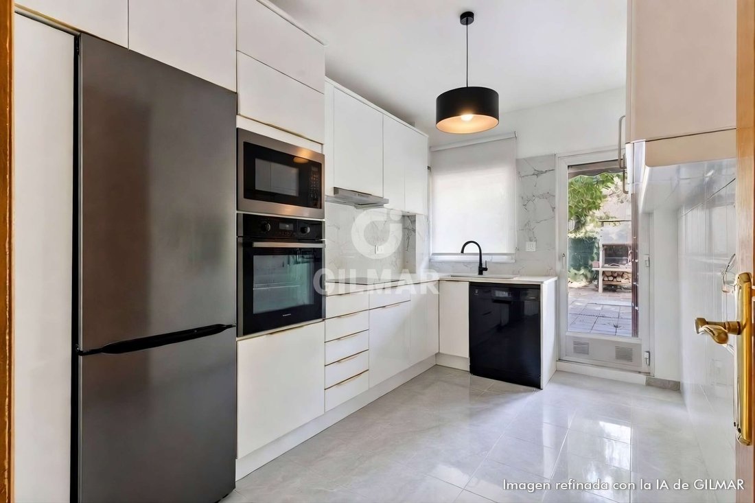 Townhouse in Fuencarral-El Pardo, Madrid, Spain 1 - 18680301