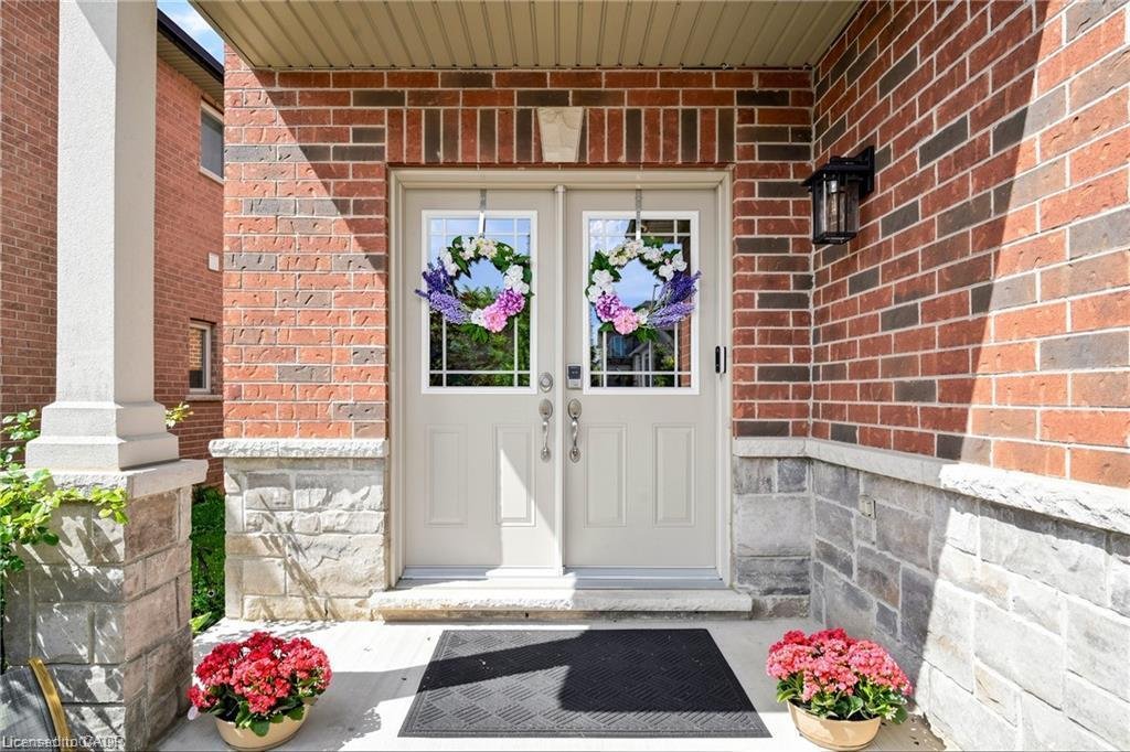 House in Hamilton, Ontario, Canada 1 - 18680642