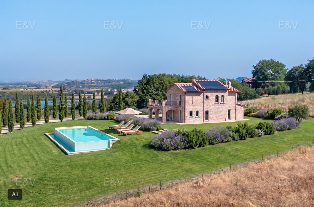 Country House in Castiglione del Lago, Umbria, Italy 1 - 18680096