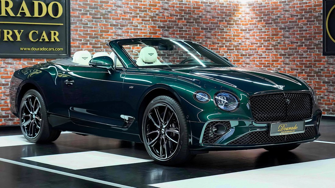 Cabriolet in Dubai, United Arab Emirates 2 - 18684231