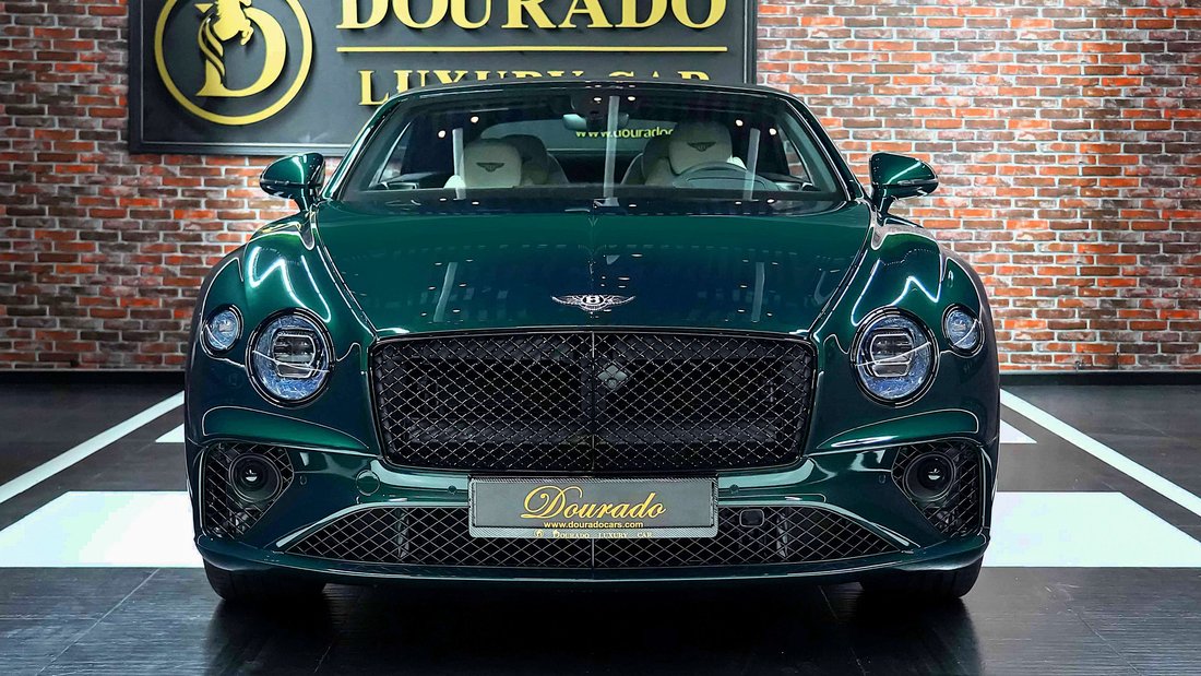 Cabriolet in Dubai, United Arab Emirates 3 - 18684231