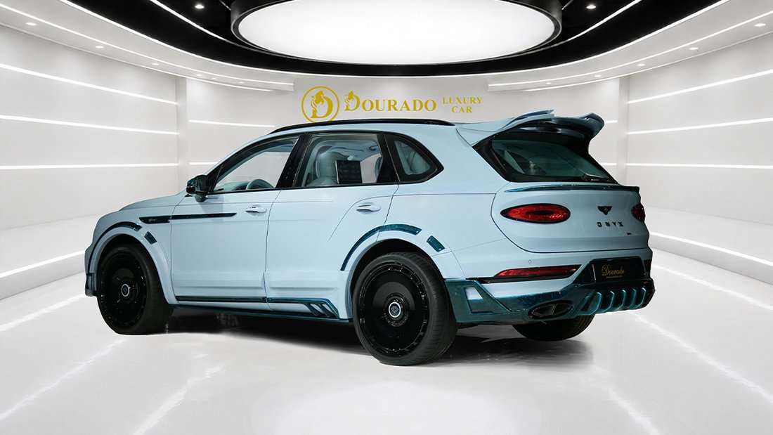 Suv in Dubai, United Arab Emirates 4 - 18684340