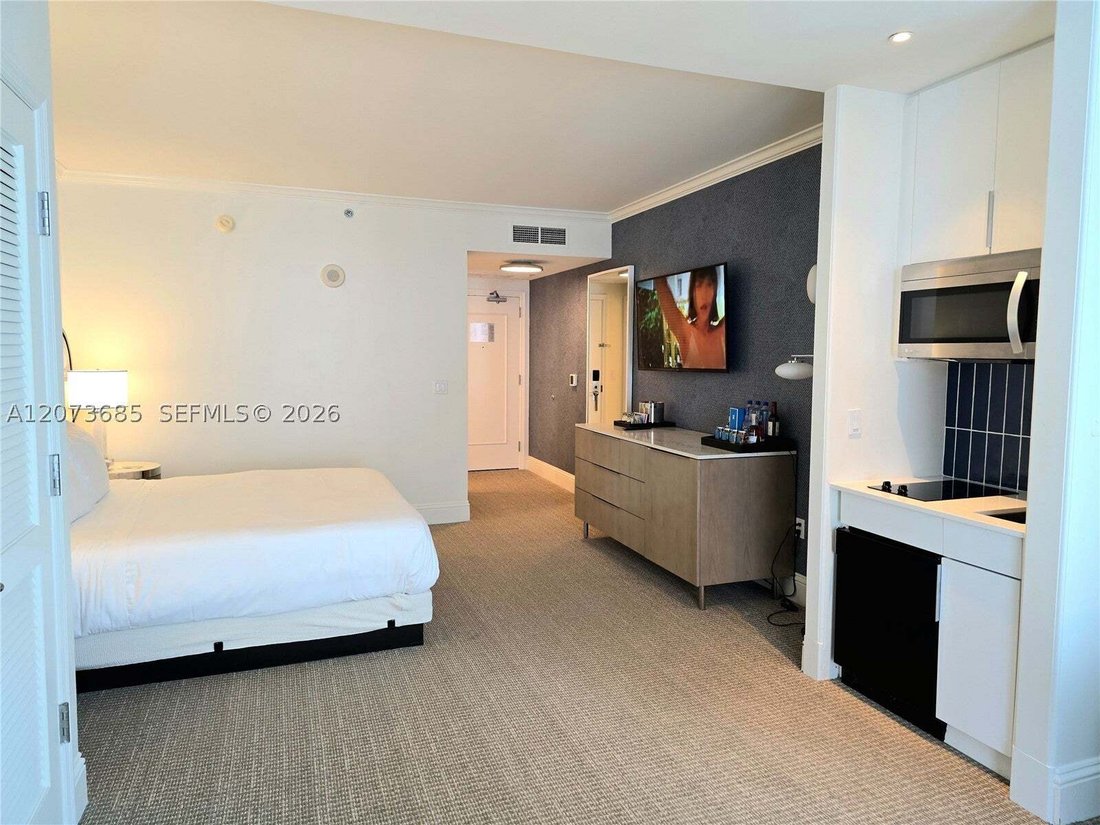 Condo in Miami Beach, Florida, United States 5 - 18684766