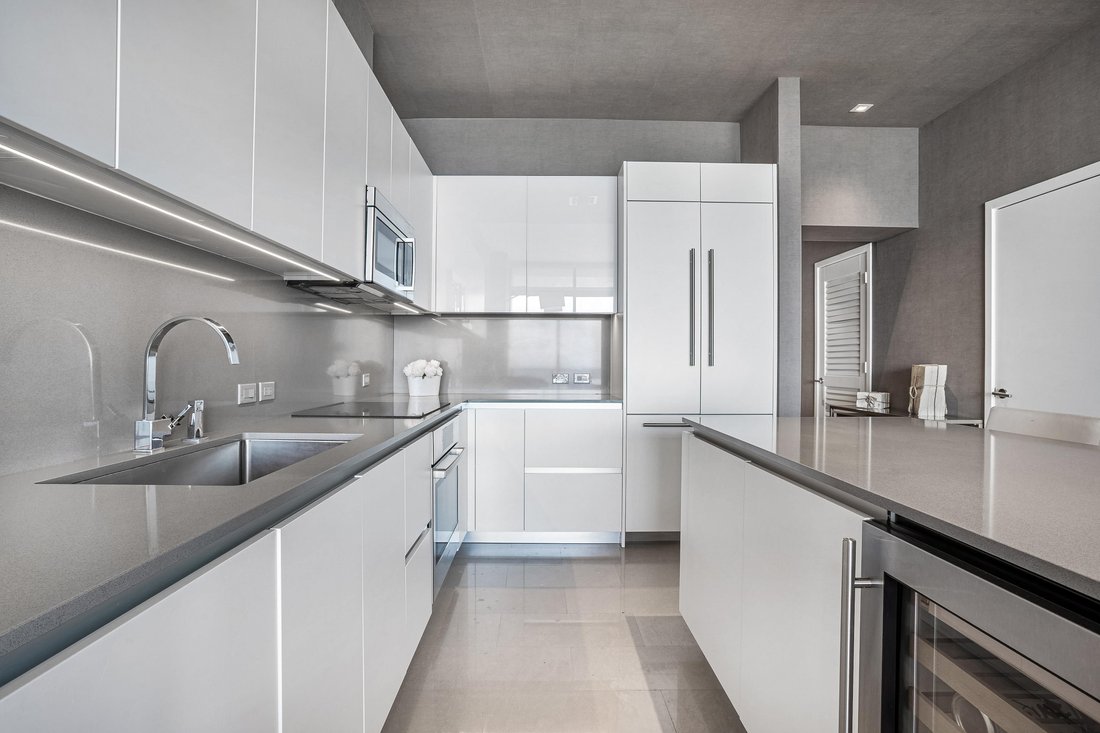 Condo in Miami, Florida, United States 5 - 18685419
