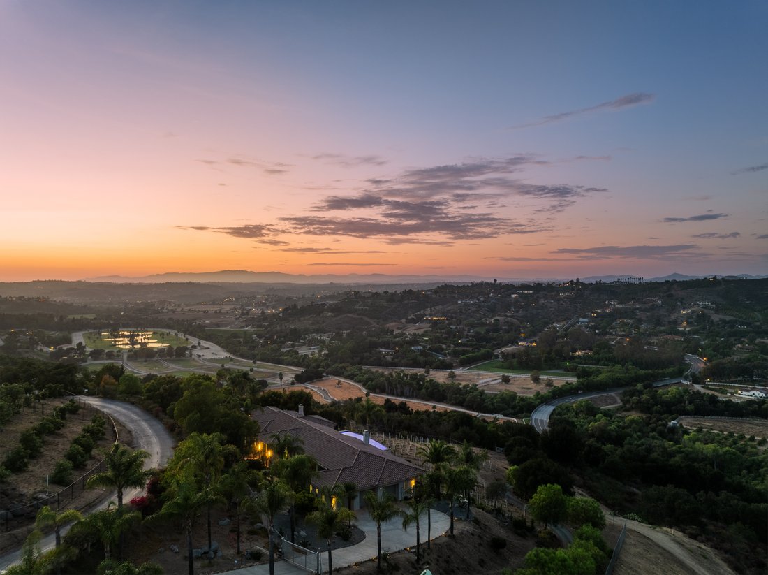 Bonsall, California, United States 2 - 18685413