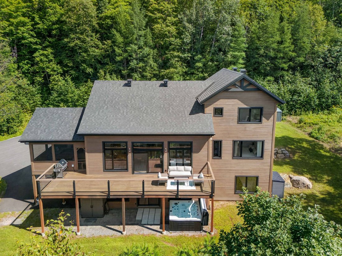 House in Mont-Tremblant, Quebec, Canada 3 - 18685550