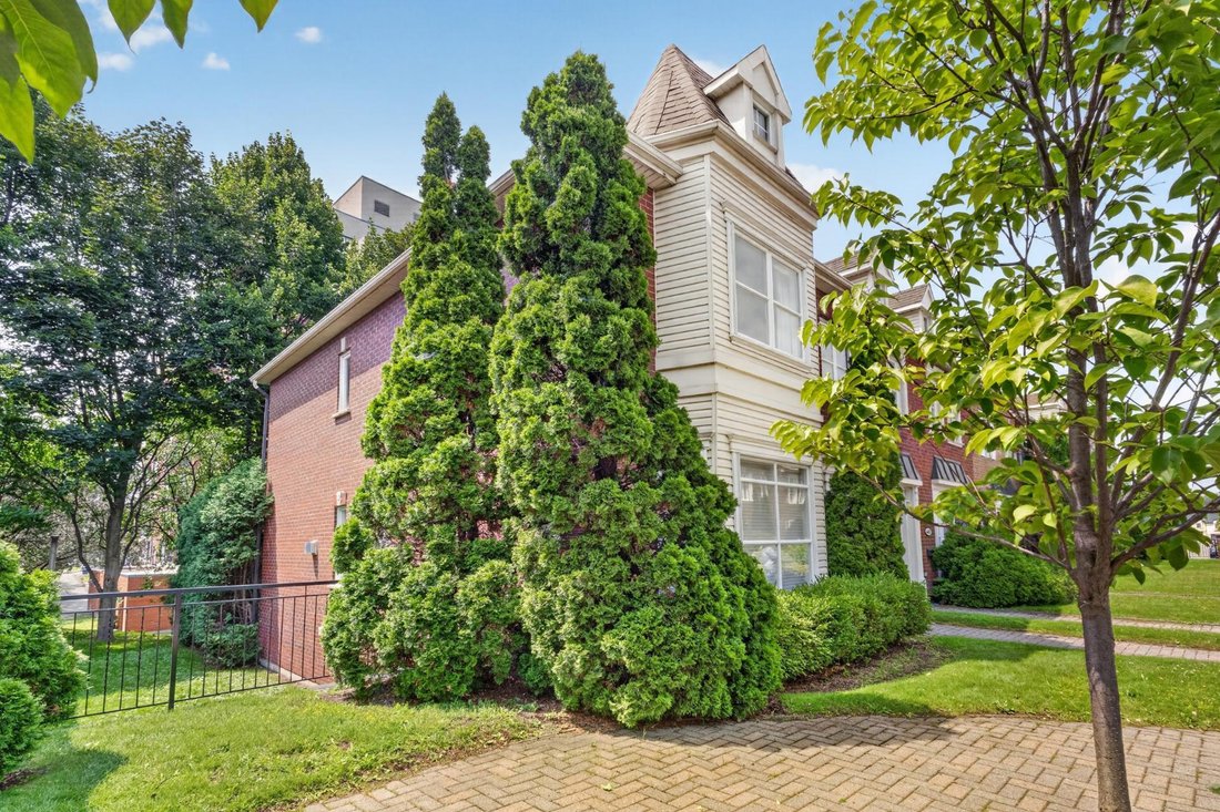 House in Côte Saint-Luc, Quebec, Canada 2 - 18685373
