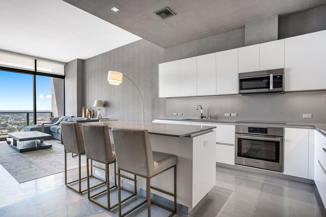Condo in Miami, Florida, United States 4 - 18685419