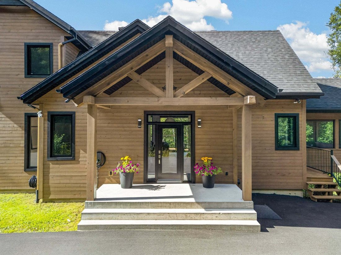 House in Mont-Tremblant, Quebec, Canada 2 - 18685550