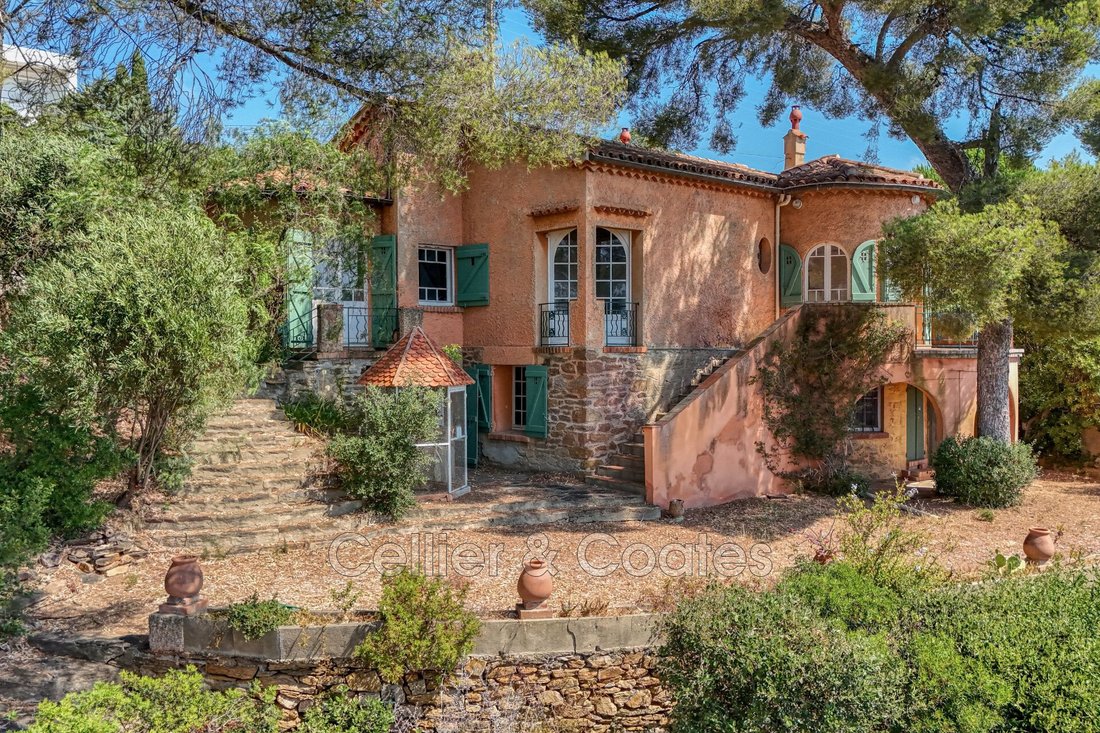 Villa in Le Lavandou, Provence-Alpes-Côte d'Azur, France 4 - 18685355