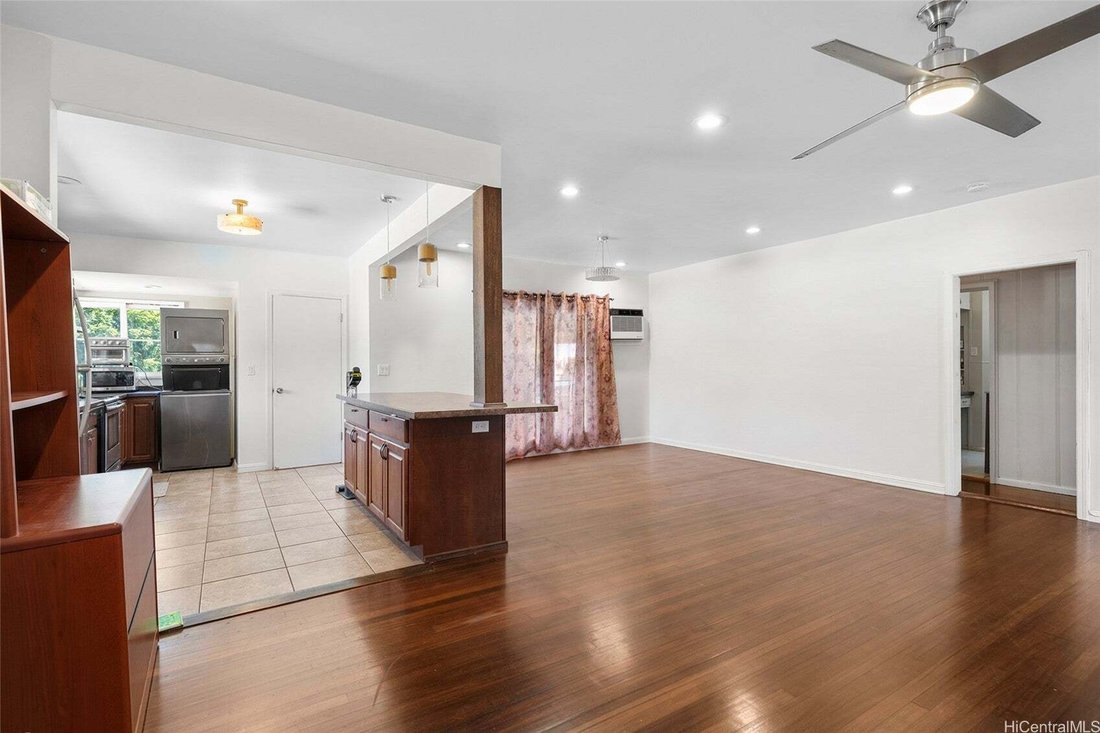 Honolulu, Hawaii, United States 3 - 18685522