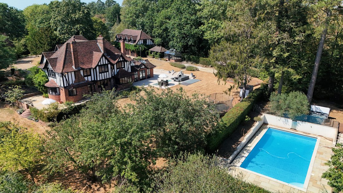 Country House in Pinkneys Green, England 2 - 18684980
