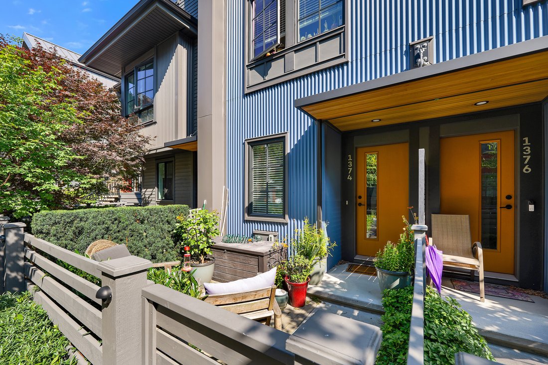 Townhouse in Squamish, British Columbia, Canada 1 - 18685383