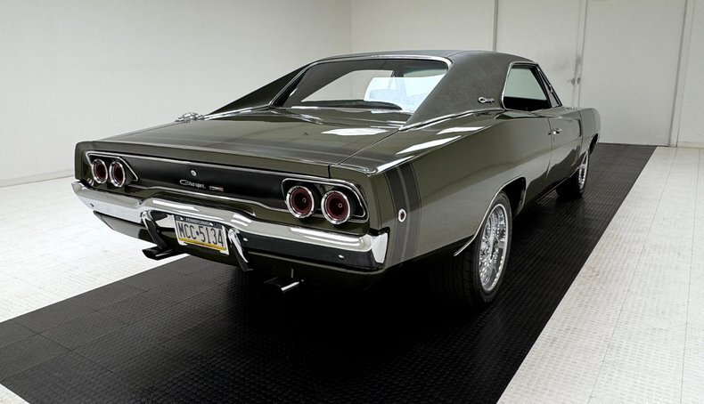 Coupe in Morgantown, United States 5 - 18684951