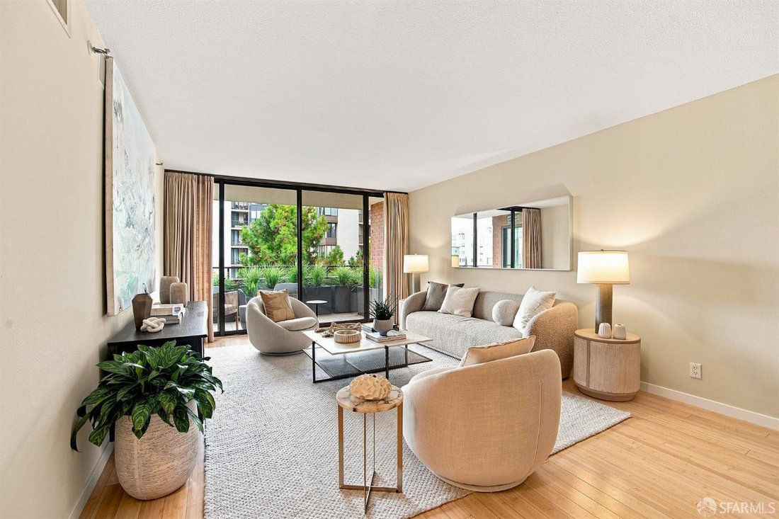 Condo in San Francisco, California, United States 2 - 18684650