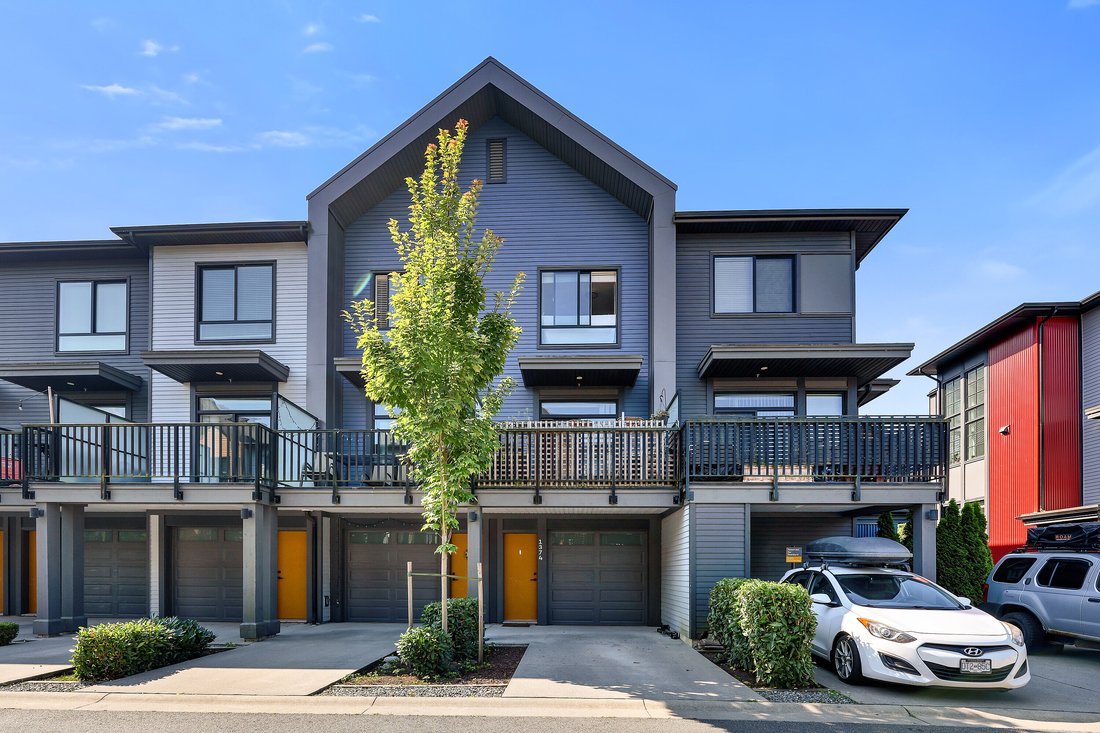 Townhouse in Squamish, British Columbia, Canada 3 - 18685383
