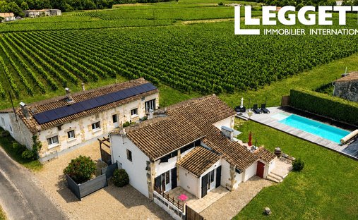 House in Saint-Mariens, Nouvelle-Aquitaine, France 1