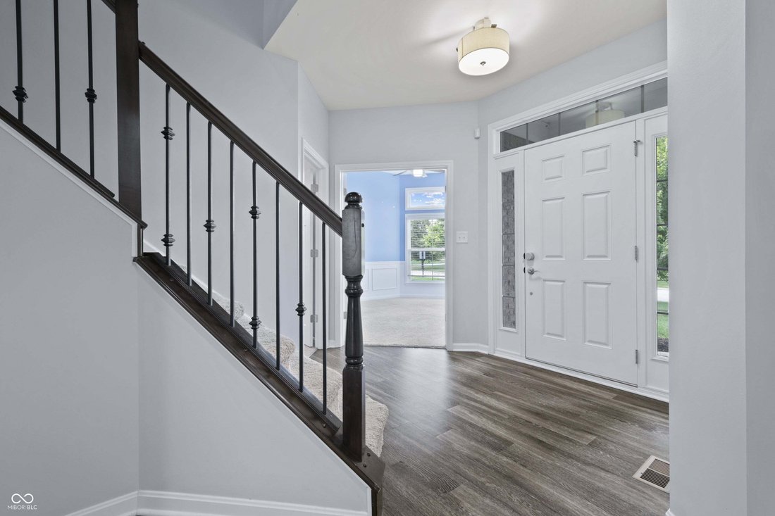 House in Greenwood, Indiana, United States 4 - 18177353