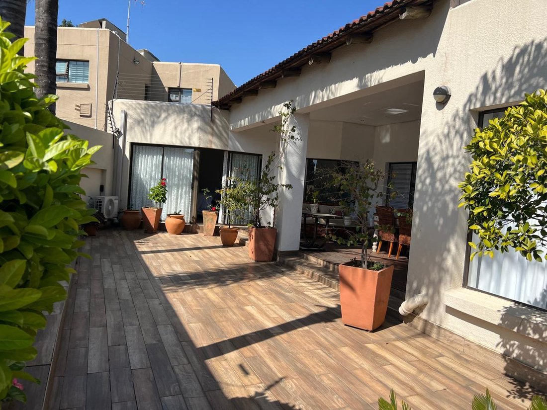 Townhouse in Sandown, Gauteng, South Africa 2 - 18685072
