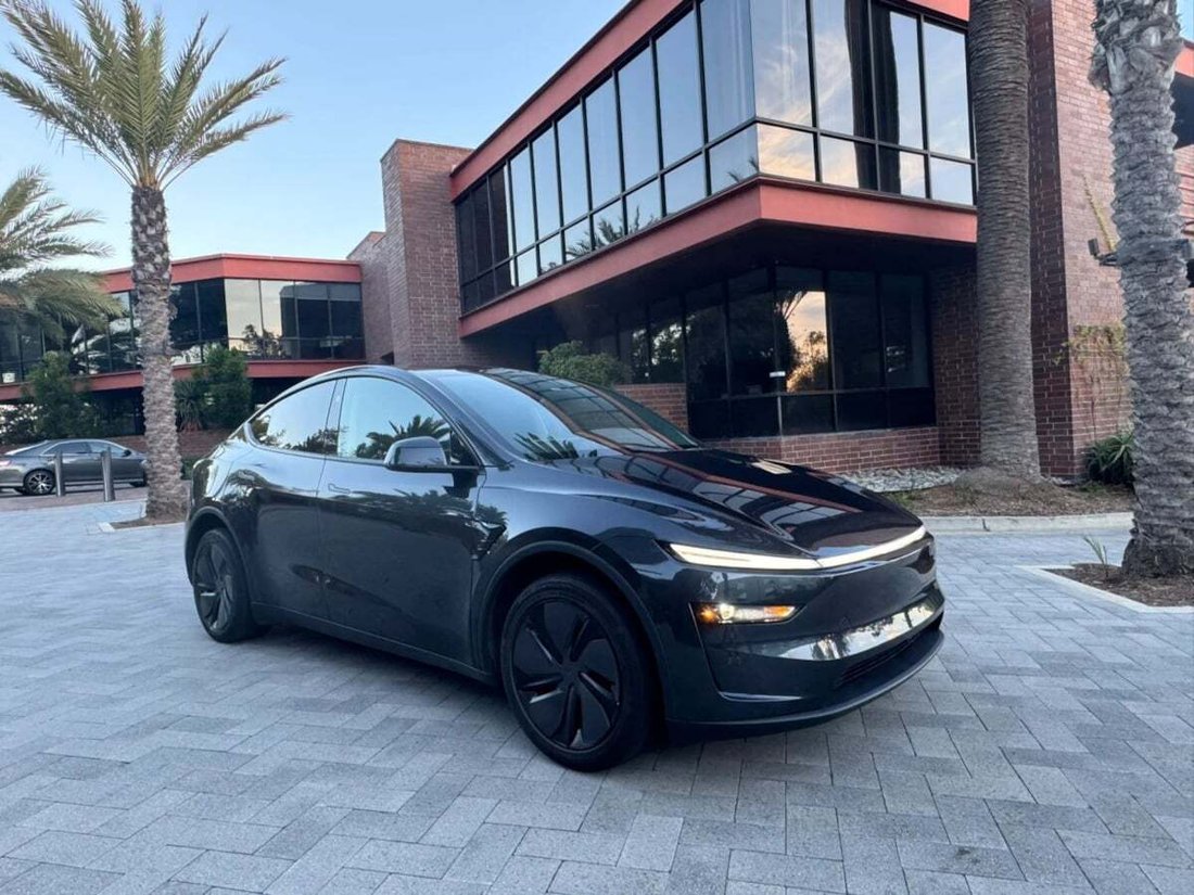 Suv in Newport Beach, CA, United States 2 - 18685516
