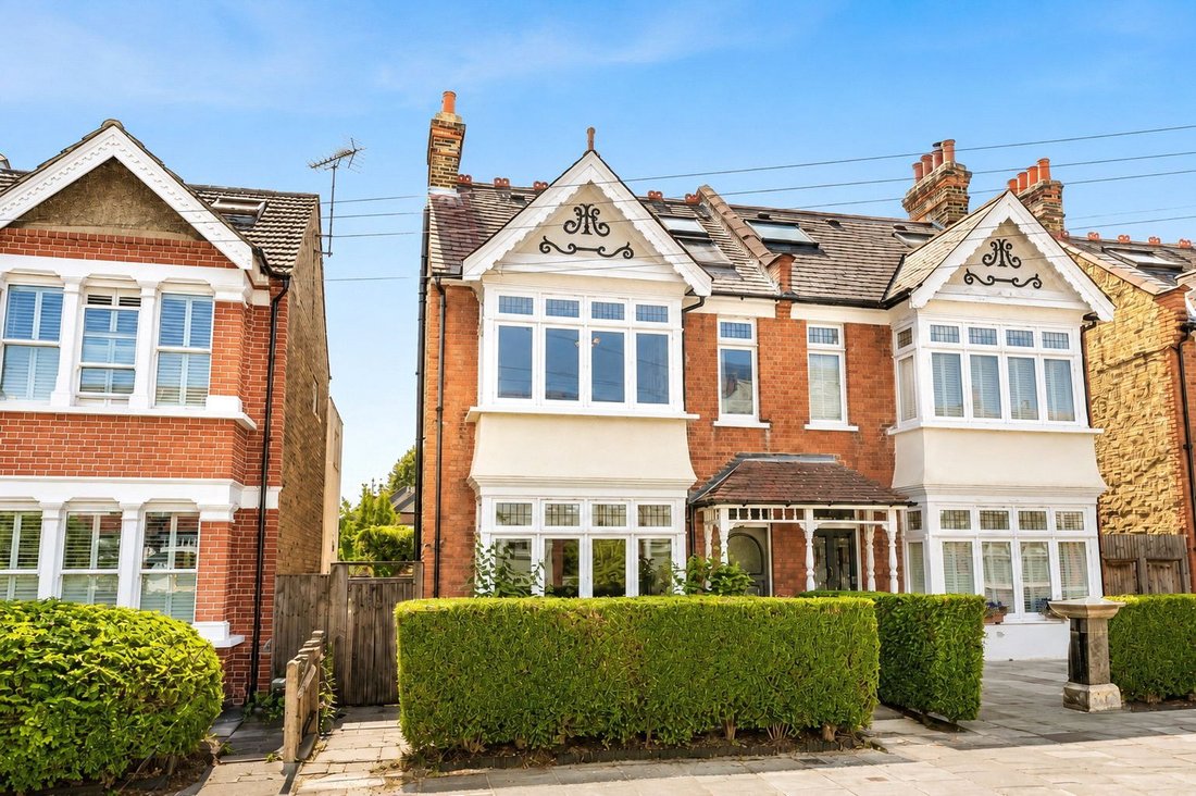 House in Richmond Upon Thames, England 1 - 18684743