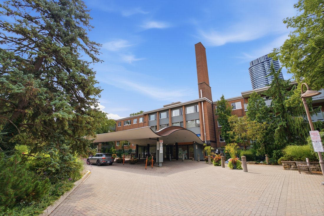 Co Op in Toronto, Ontario, Canada 2 - 18685382