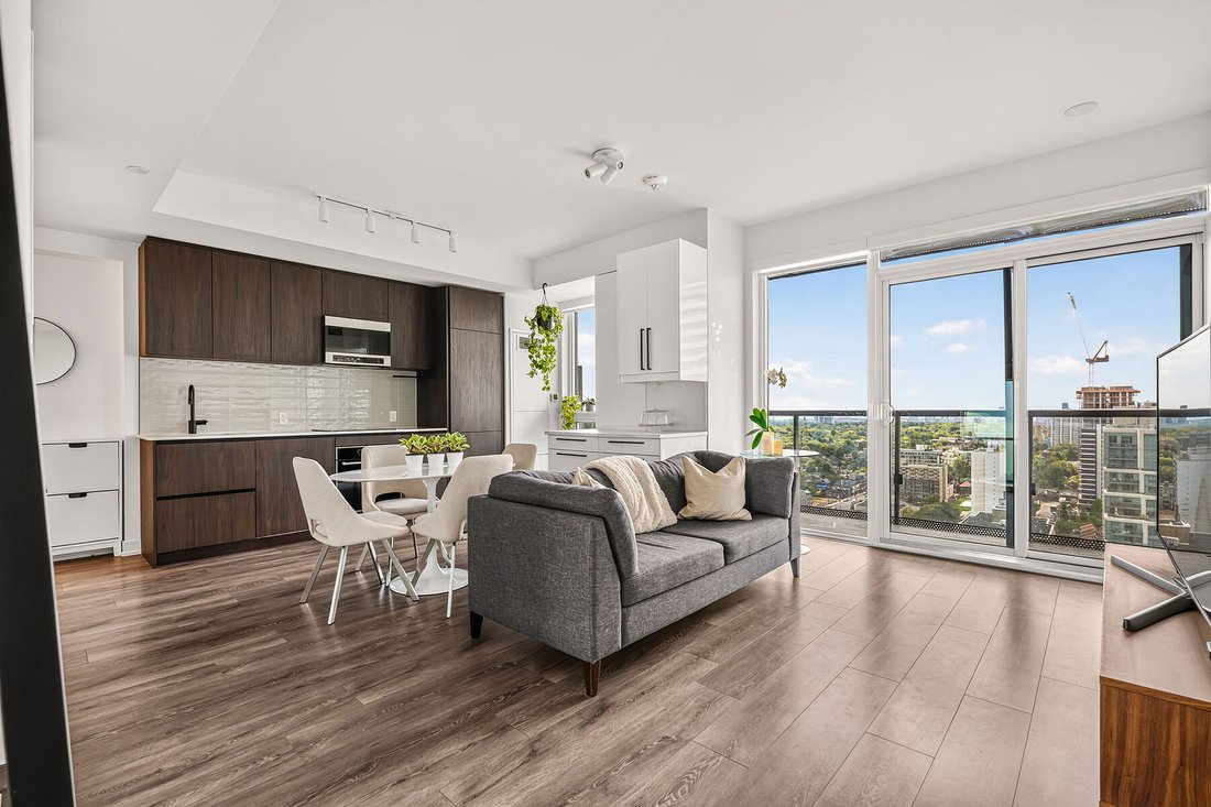 Condo in Toronto, Ontario, Canada 1 - 18685415