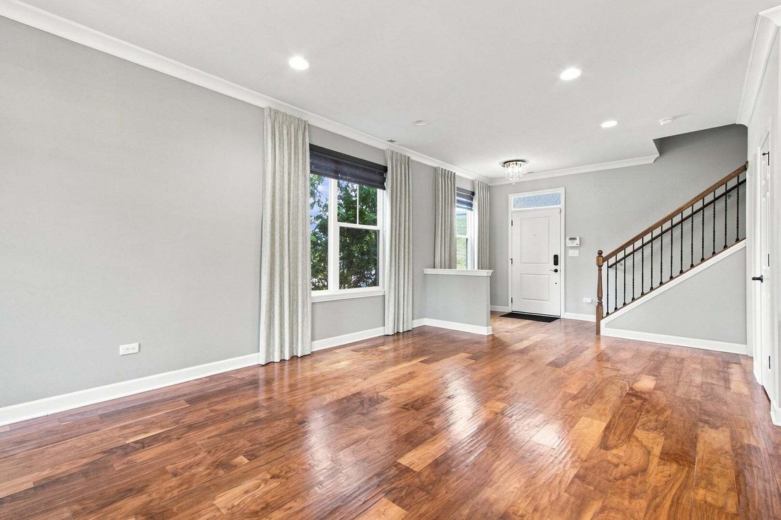 Townhouse in Aurora, Illinois, United States 2 - 18685232