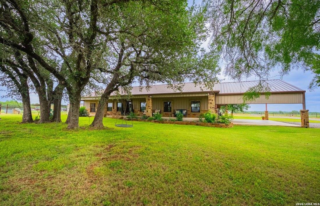 House in Moore, Texas, United States 3 - 18685191