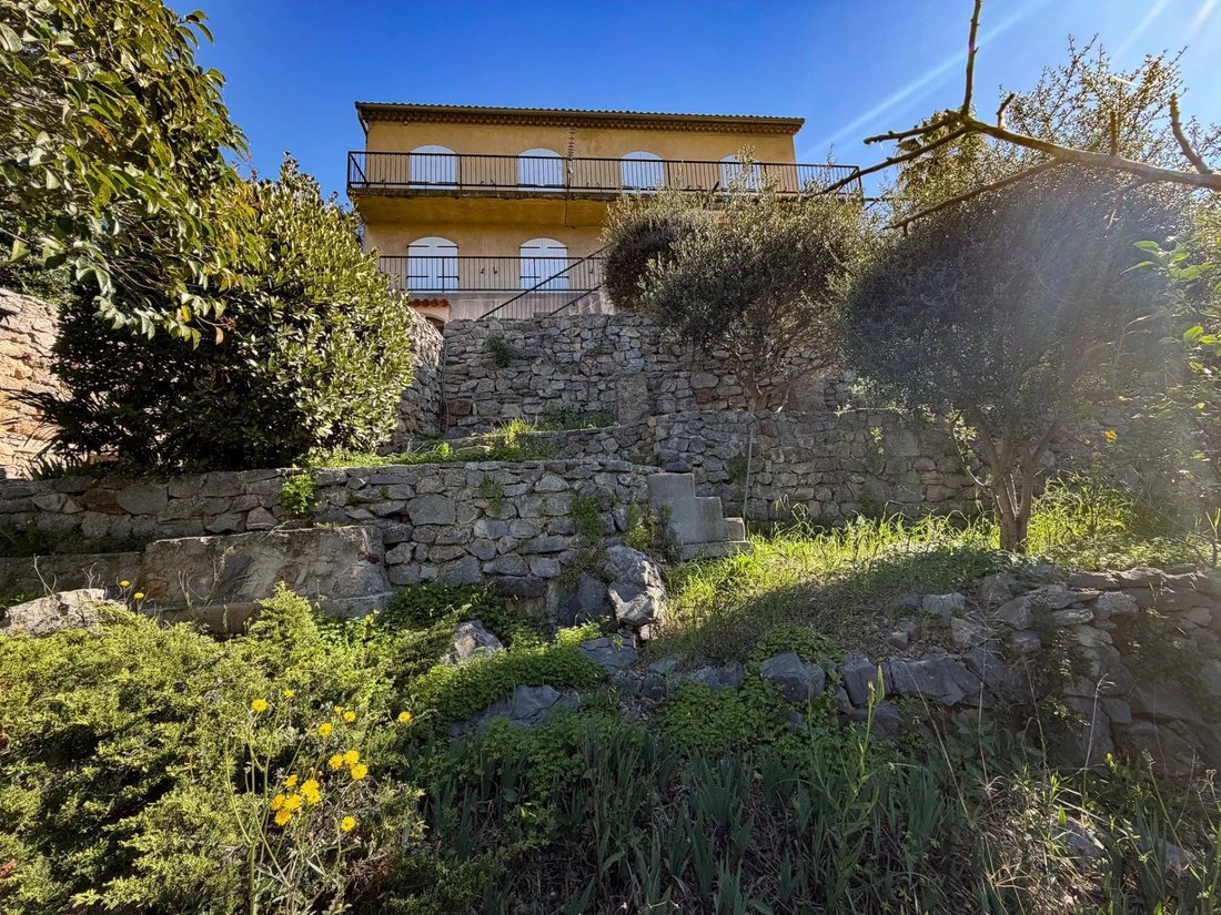 Estate in Centre Ville, Carqueiranne, France 3 - 17449014