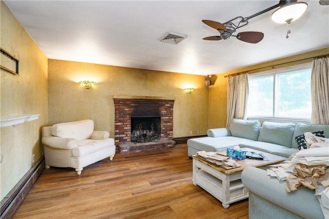 House in Warwick, Rhode Island, United States 4 - 18684687
