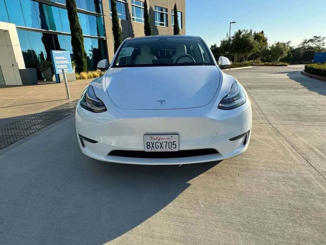 Suv in Newport Beach, CA, United States 3 - 18666725