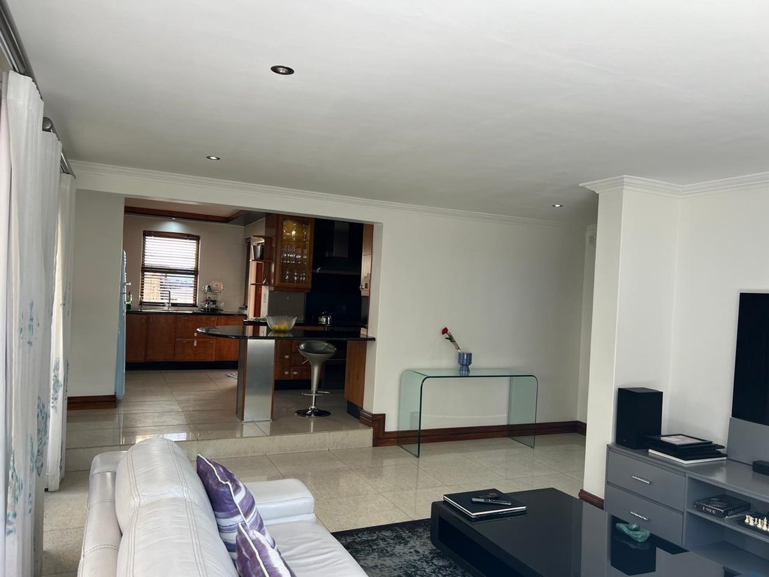 Townhouse in Sandown, Gauteng, South Africa 4 - 18685072