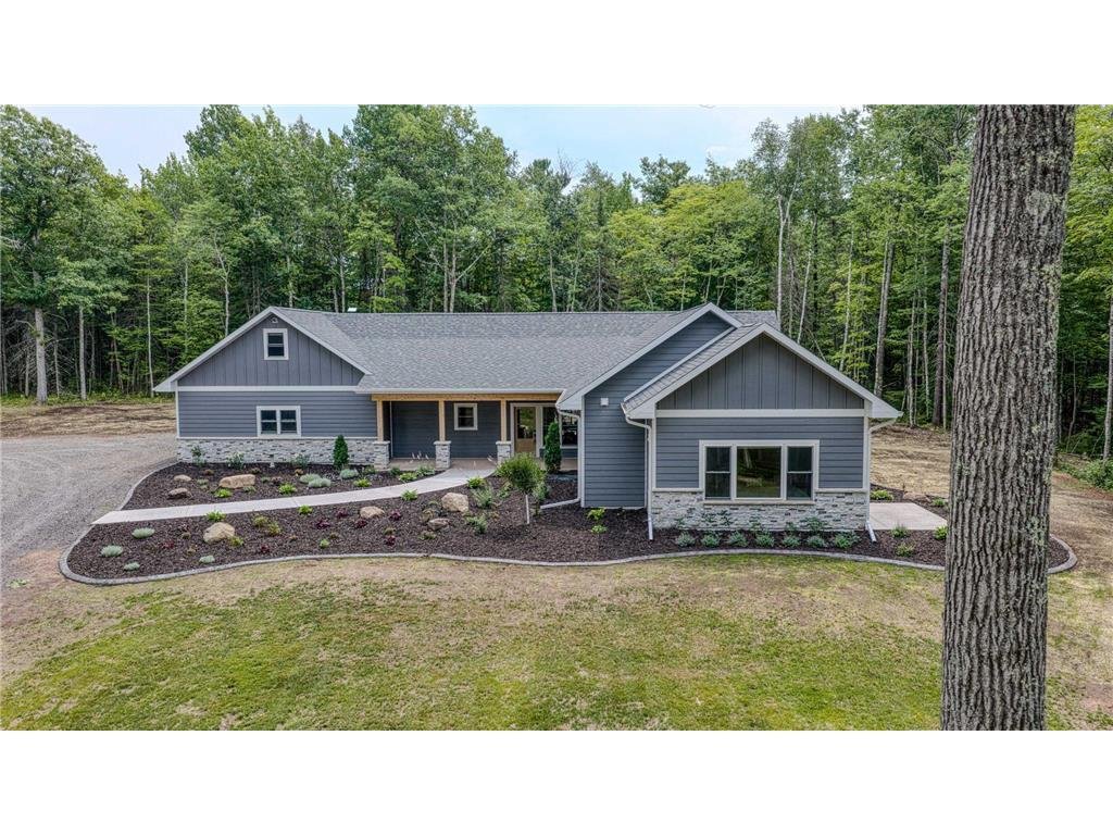 House in Oliver, Wisconsin, United States 1 - 18684778