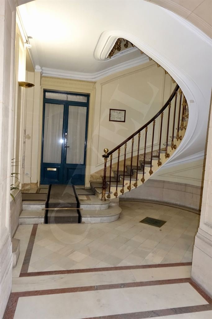 Apartment in Saint Philippe du Roule, Paris 8e Arrondissement, Paris 4 - 18685035