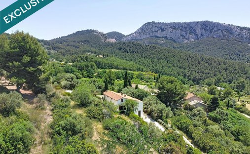 Casa en Les Freres-Les Cancades-Les Ginestes, Le Beausset, Francia 1