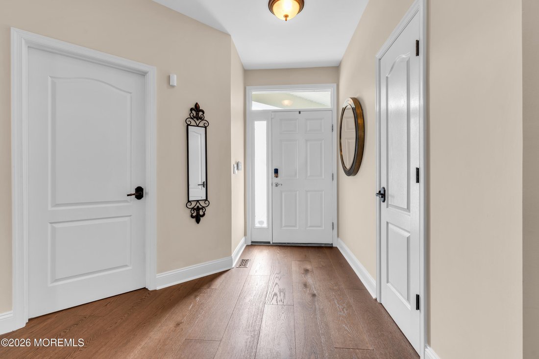 House in Manalapan Township, New Jersey, United States 3 - 18685185