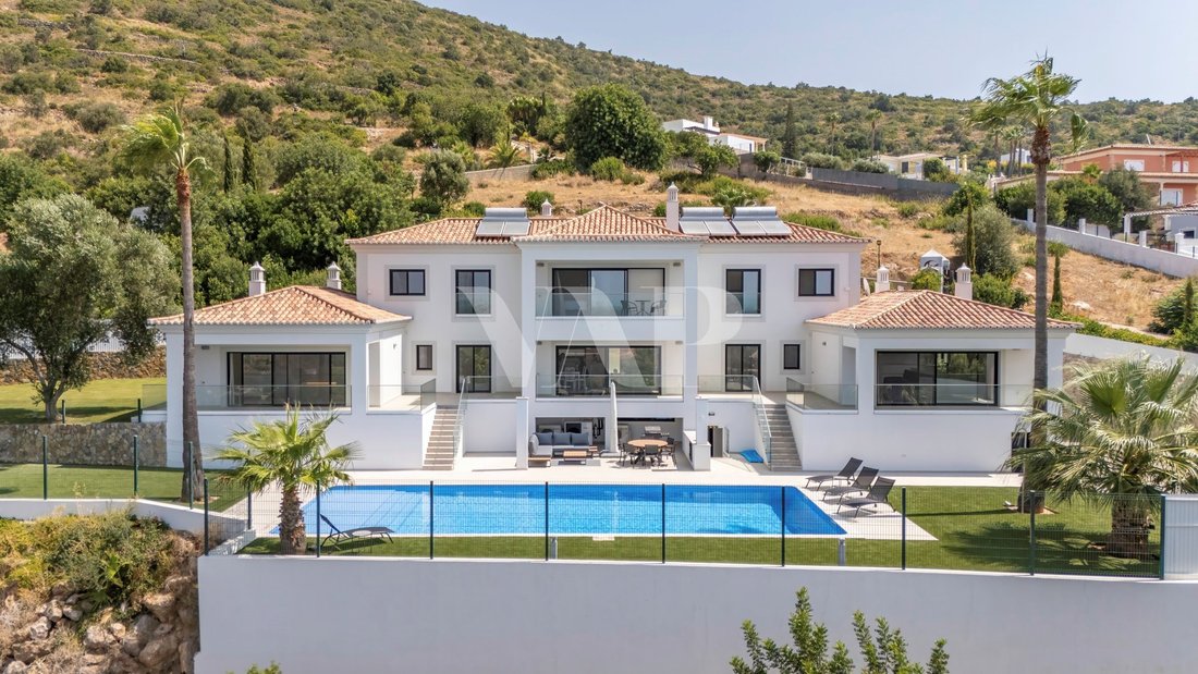 Villa in Loule (Sao Clemente), Algarve, Portugal 1 - 18685649