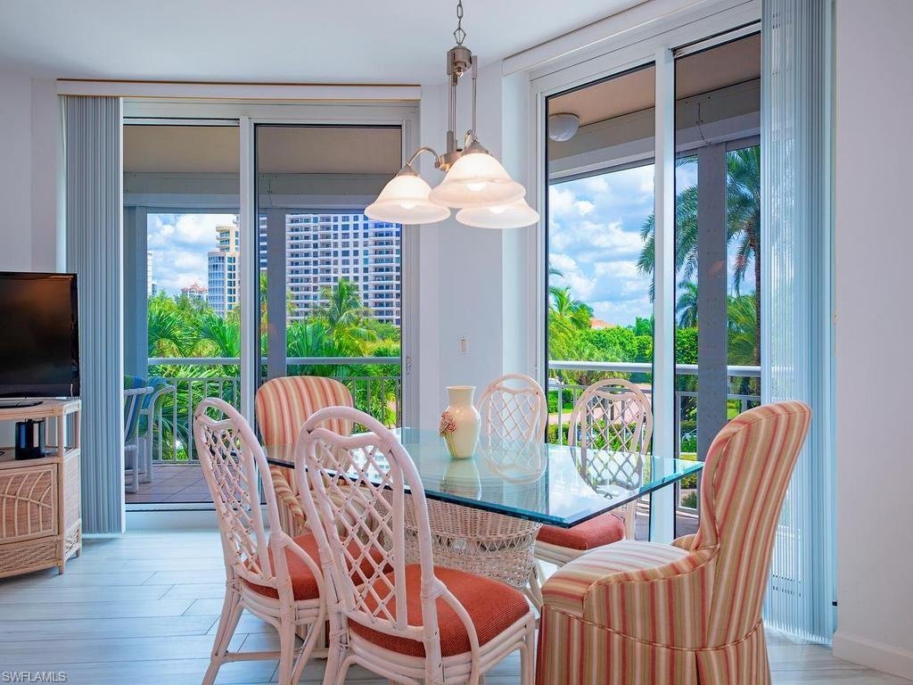 Condo in Naples, Florida, United States 5 - 18685669