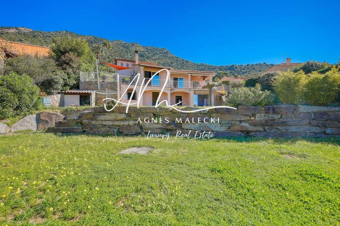 Villa in Le Lavandou, Provence-Alpes-Côte d'Azur, France 2 - 18685057
