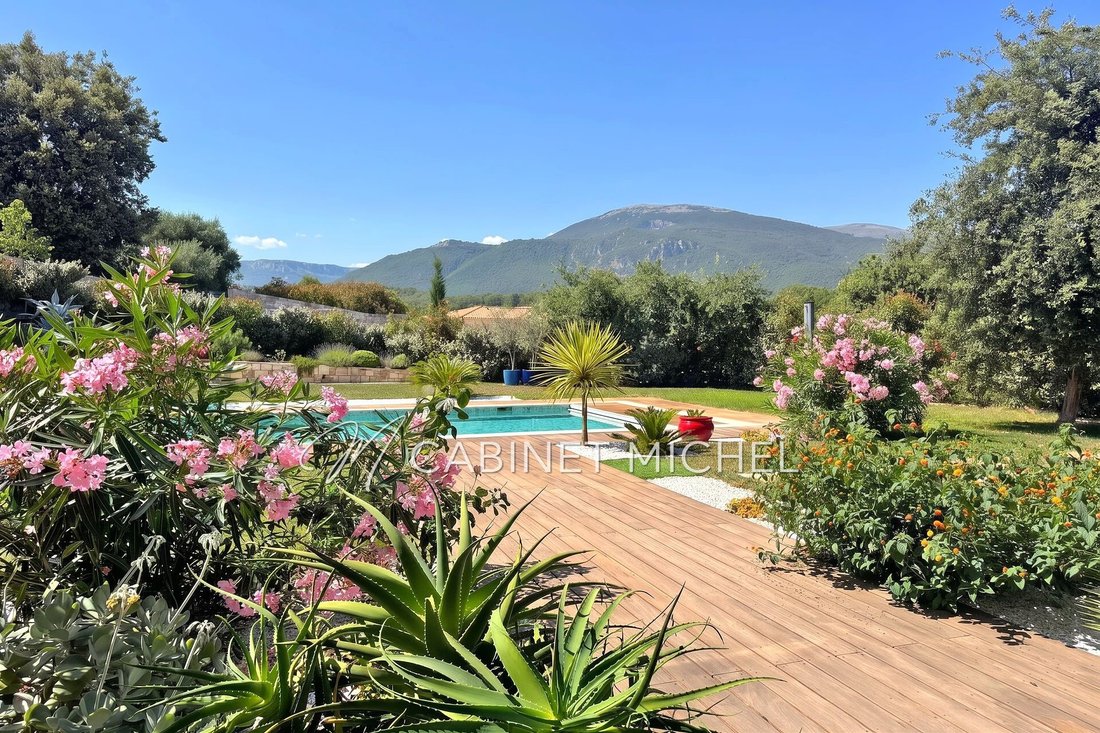 Villa à Nord, Roquefort-les-Pins, France 2 - 18679202