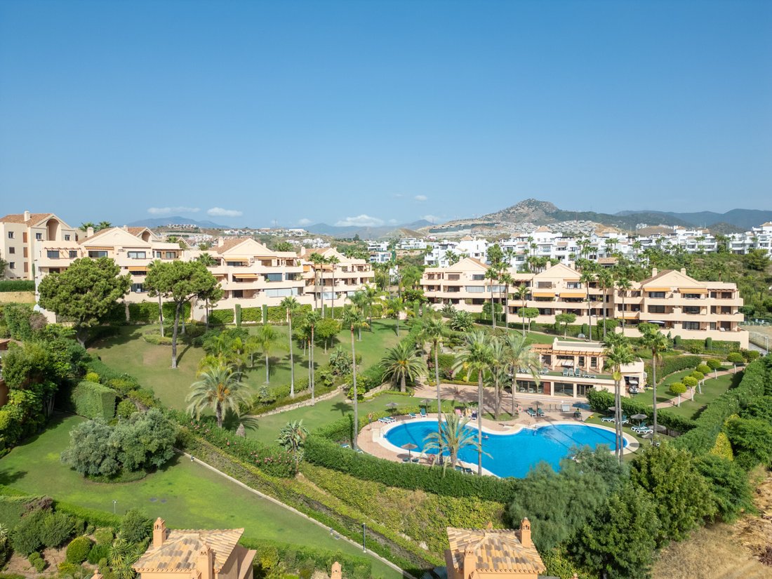 Apartment in Benahavis, Andalusia, Spain 1 - 18684733