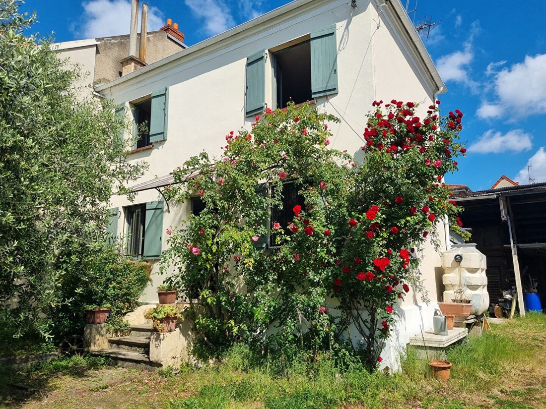House in Fontenay-sous-Bois, Ile-de-France, France 1 - 18685114