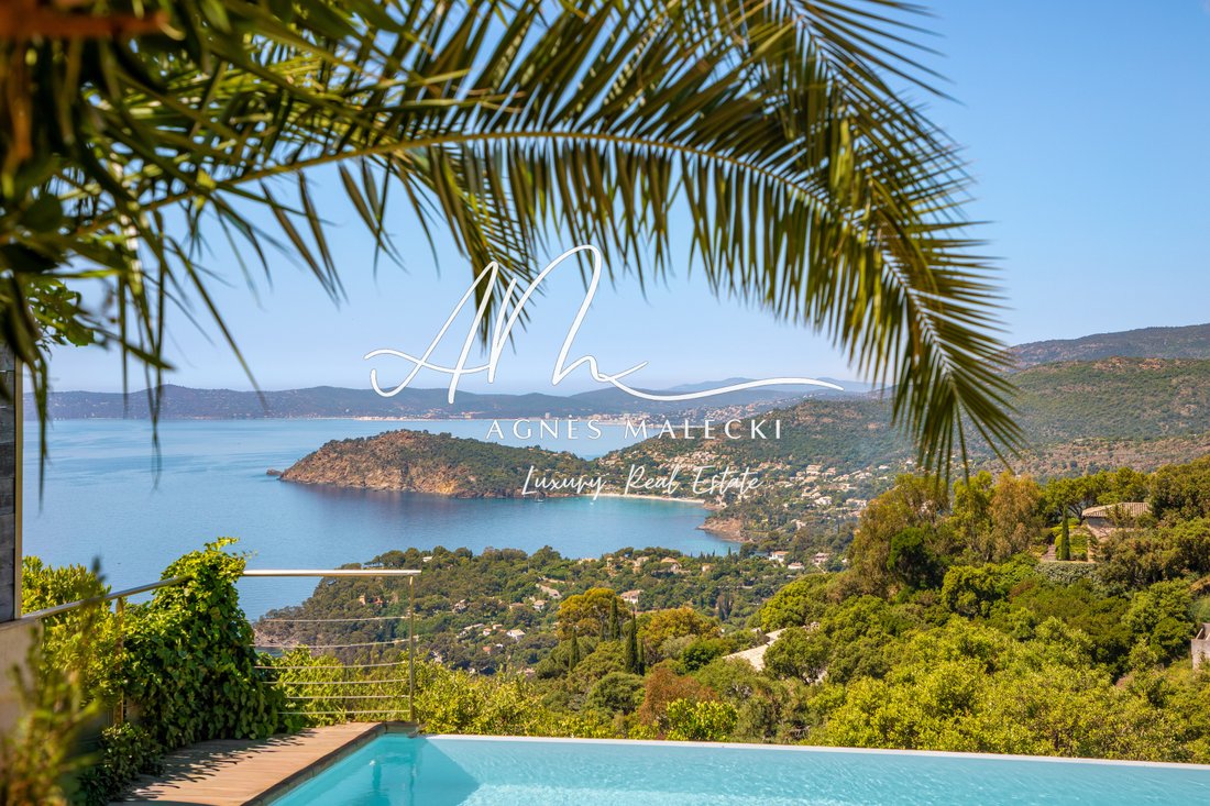 Villa in Rayol-Canadel-sur-Mer, Provence-Alpes-Côte d'Azur, France 1 - 18685048