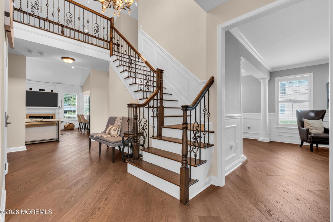 House in Manalapan Township, New Jersey, United States 4 - 18685185