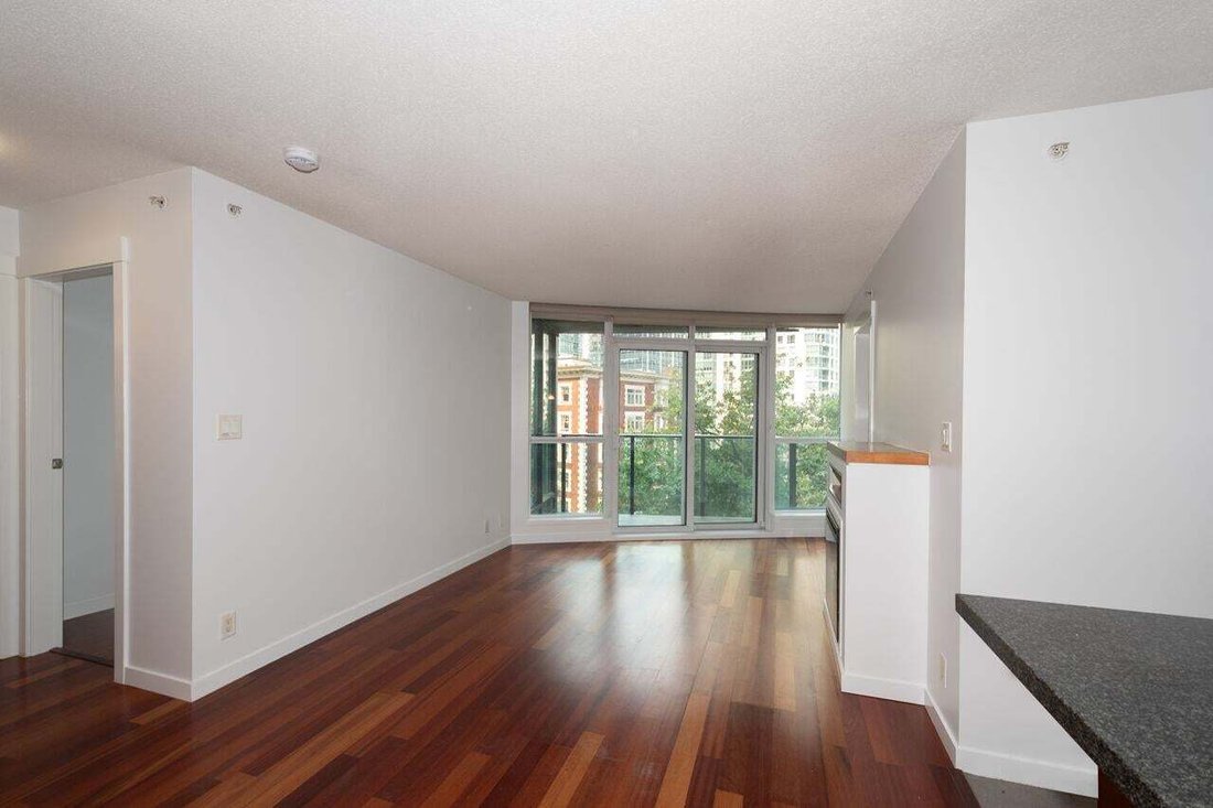 Condo in Vancouver, British Columbia, Canada 5 - 18685545