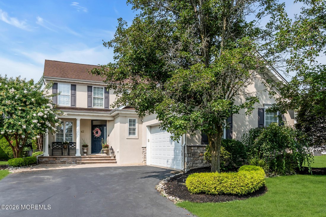 House in Manalapan Township, New Jersey, United States 2 - 18685185