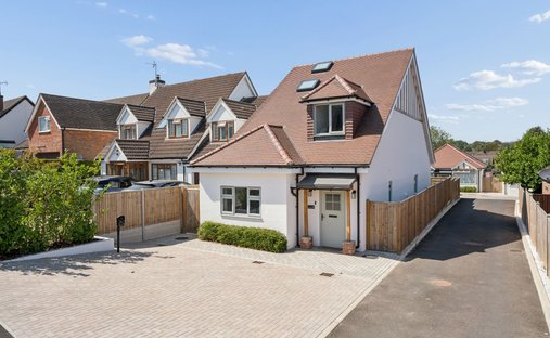 House in Jersey Farm, Sandridge, England 1